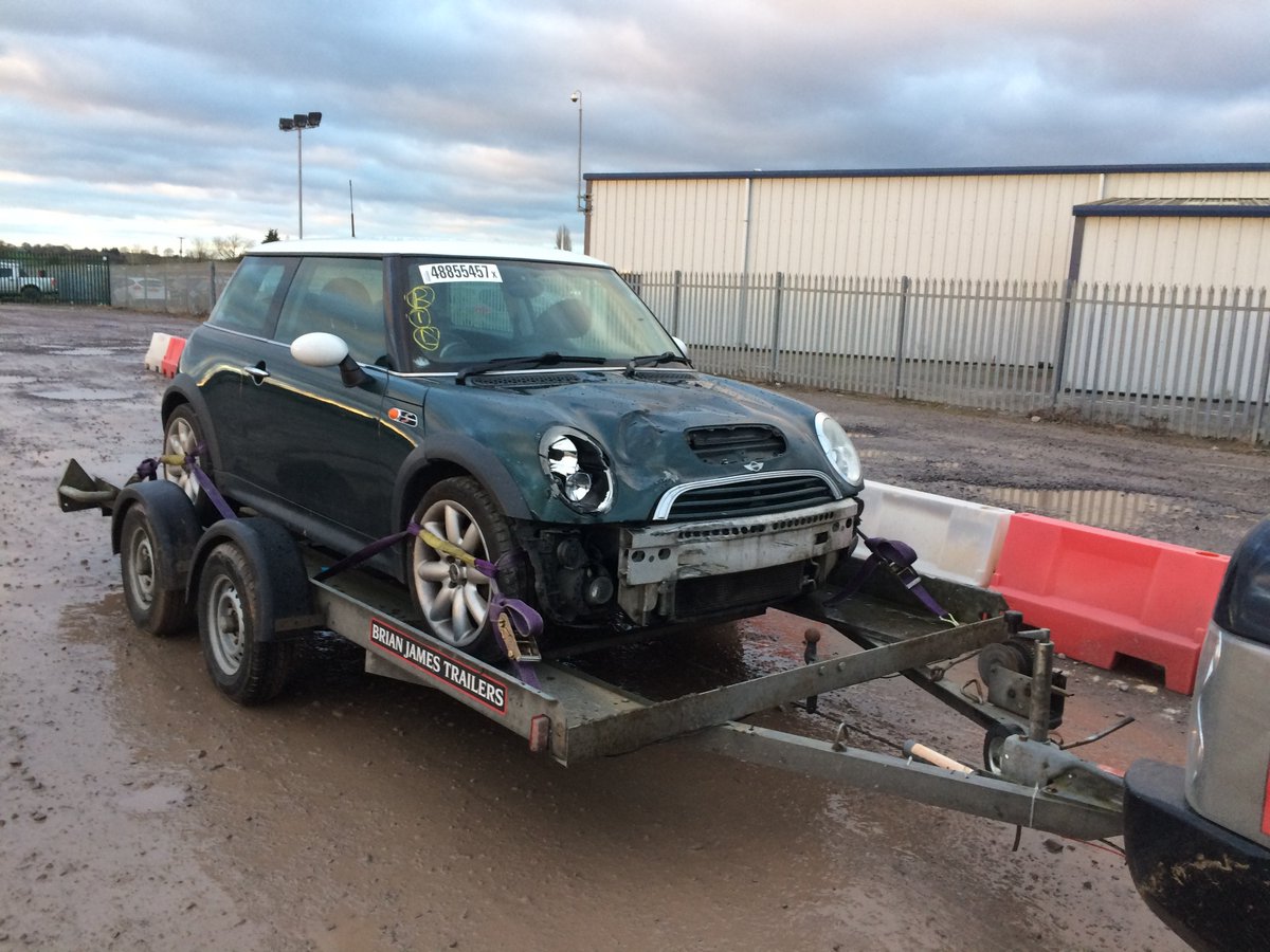 thriveracing's tweet image. So I now have a donor car!  Conversion to R53 from R50 for 2018 AFRC season can commence.  @rnrmcrt @AFRaceChallenge