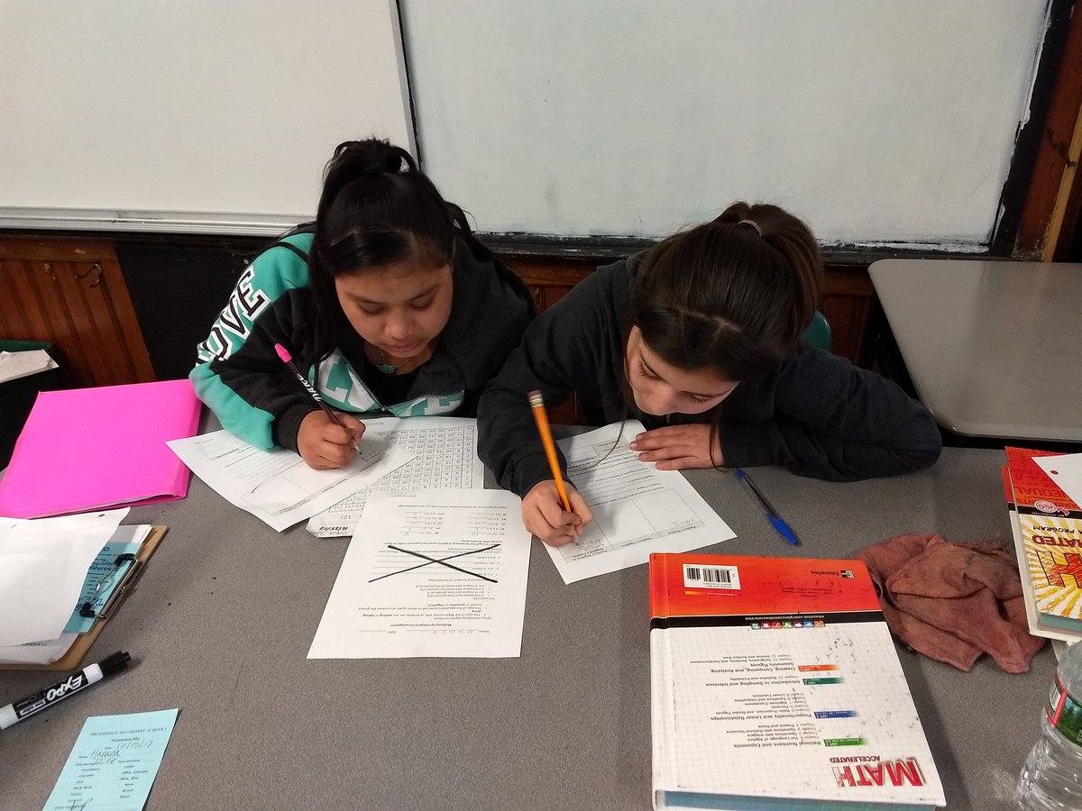 Ceoteach1's tweet photo. @msvasquez206 class holding it down on a Friday afternoon!!! So proud of our groups #coteaching #dontmesswiththefamily #math @WestBroadwayMS https://t.co/Th0I4o7q1C