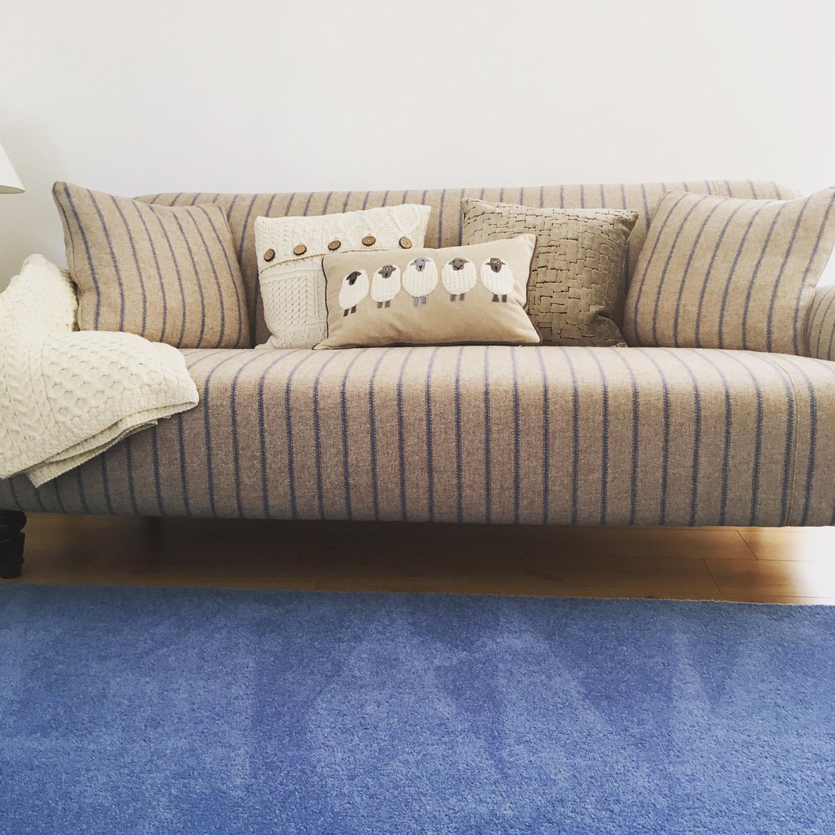 julieandpercy's tweet photo. Love Aran, throw and cushion. Visit my online store @julieandpercy

#aranthrow #arancushion #aran #homeaccessories #lovehome #interiorinspiration #interiorinspiration #throws #homestyle #giftideas #engagementgifts #weddinggifts https://t.co/Hym6RzypZU