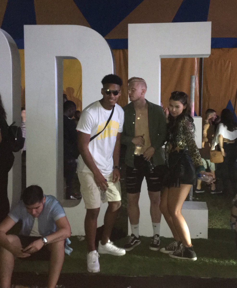 Jeremylangdon10's tweet photo. Happy Birthday 19th @Samcarter01 hope u have a blessed day 🤘🏽and see you tomorrow bro. Mad love ❤️‼️🎉 https://t.co/fLUXOc10LB