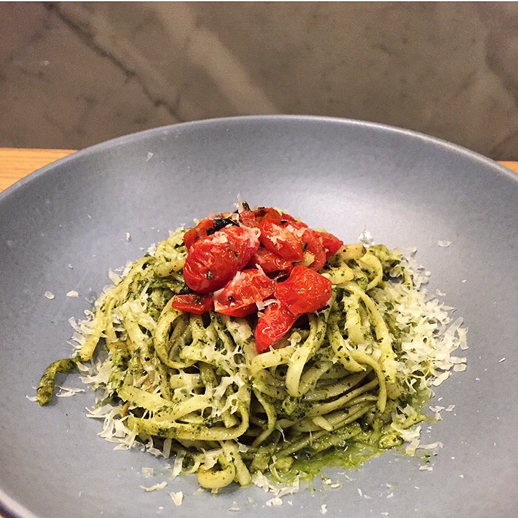 Pasta Pesto instagram.com/p/Bcuz8gEh2qs/ #lajuarez #yummy #ThursdayThoughts #teo #🍝