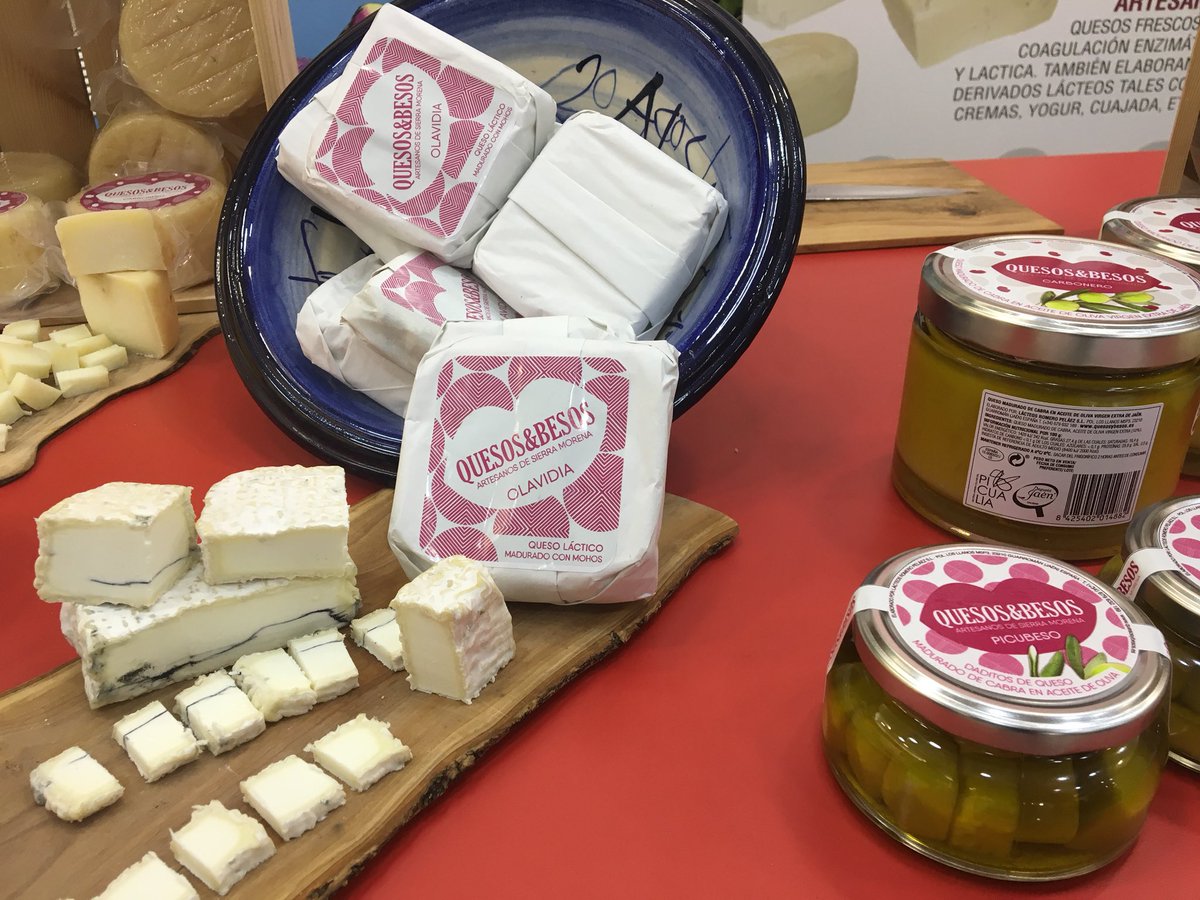 <a href="/Lizz_Art_/">Lizz Art</a> <a href="/LaArtisteria/">la artisteria</a> <a href="/linares28/">Linares28.es</a> <a href="/TurismoLinares/">Turismo Linares</a> <a href="/RadioLinaresSER/">Radio Linares</a> @elloslinares <a href="/linaressemueve/">Linares Se Mueve</a> <a href="/DiarioJAENes/">Diario JAÉN</a> <a href="/JaenSquare/">JaénSquare ©</a> <a href="/ideal_jaen/">ideal_jaen</a> Esta navidad Regala Linares en <a href="/LaArtisteria/">la artisteria</a> , <a href="/quesoybesos/">Silvia pelaez</a> apuesta por la calidad de nuestra tierra, ahora puedes crear tu cesta navideña original y única!!! Pásate hoy y mañana, es tu oportunidad para regalar arte.