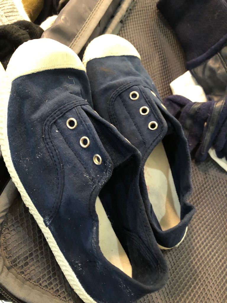 MatthewCaine5's tweet photo. @British_Airways thank-you for such quality service. not only did we not get to travel, but get to wash, iron &amp; replace what was clean and good condition when we placed these in to your good hands at LHR on Sunday 10th December. Here are some of our "holiday" pictures for you ! https://t.co/hnqnsQsdEH