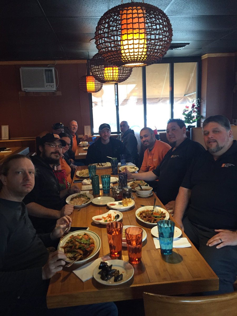 TFCM_NE's tweet photo. 2610 MET enjoying a pre holiday Thai pig out!!! Spicy and awesome! @MikeSMatias @hayes_hilton https://t.co/29uZHYc97s