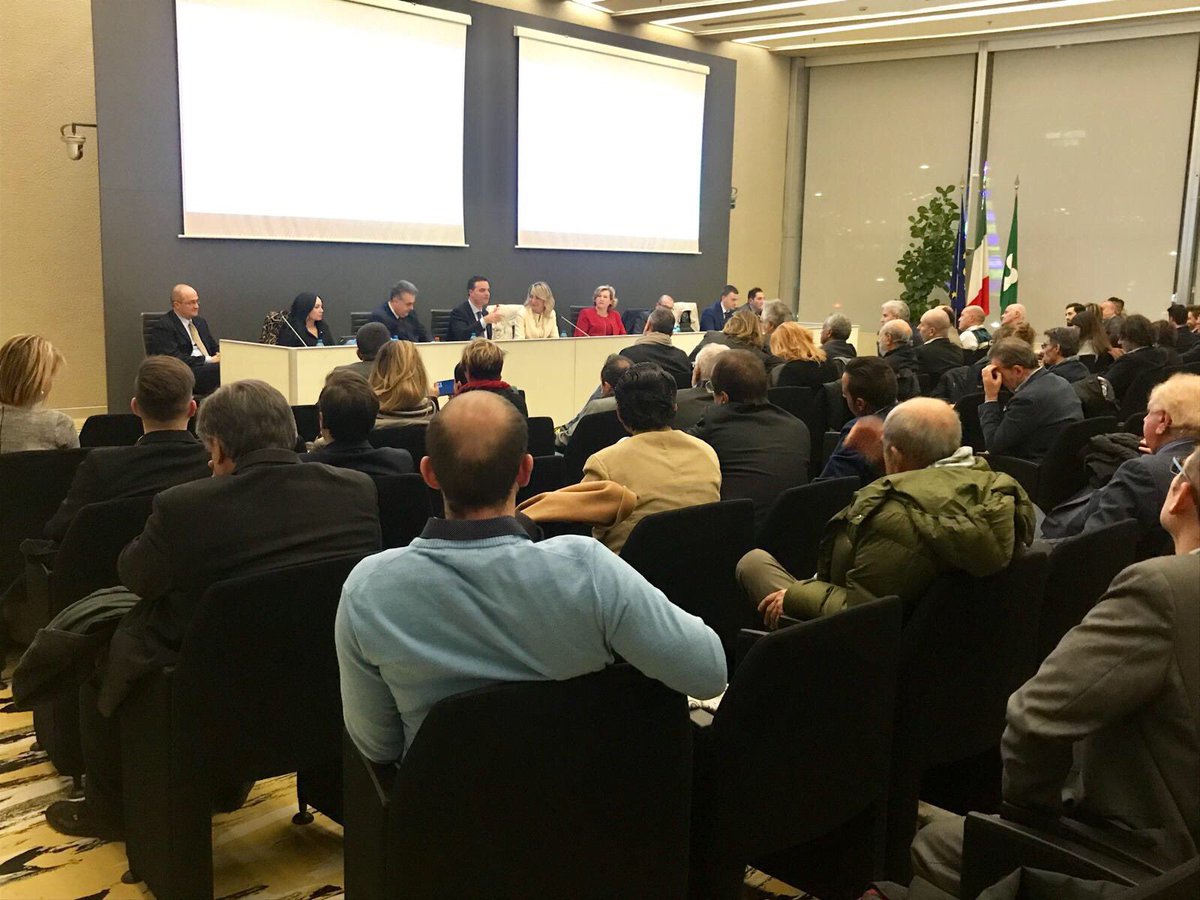 impresazzurra's tweet photo. Presentazione di Impresa Azzurra in Regione Lombardia a Palazzo Pirelli 🔵🇮🇹 #ia #impresazzurra https://t.co/Tv32E5NKKm