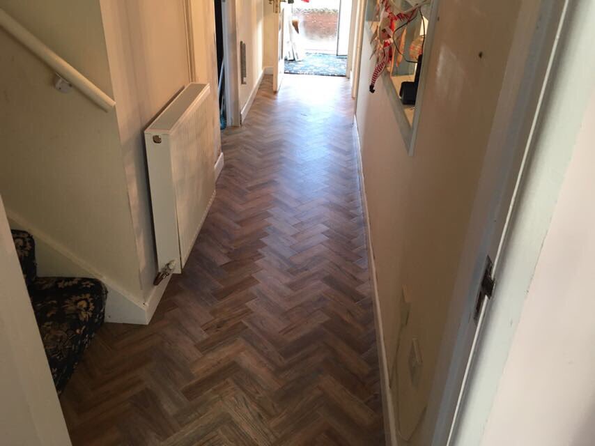 Lounge,diner,kitchen &amp; hall fitted over 3 days in Camaro Lvt flooring! Herringbone effect gives the layout of the room a great edge! #polyflor #lounge #diner #hall #kitchen #camaroflooring #LVT #modernflooring #flooring #Swansea #Gorseinon