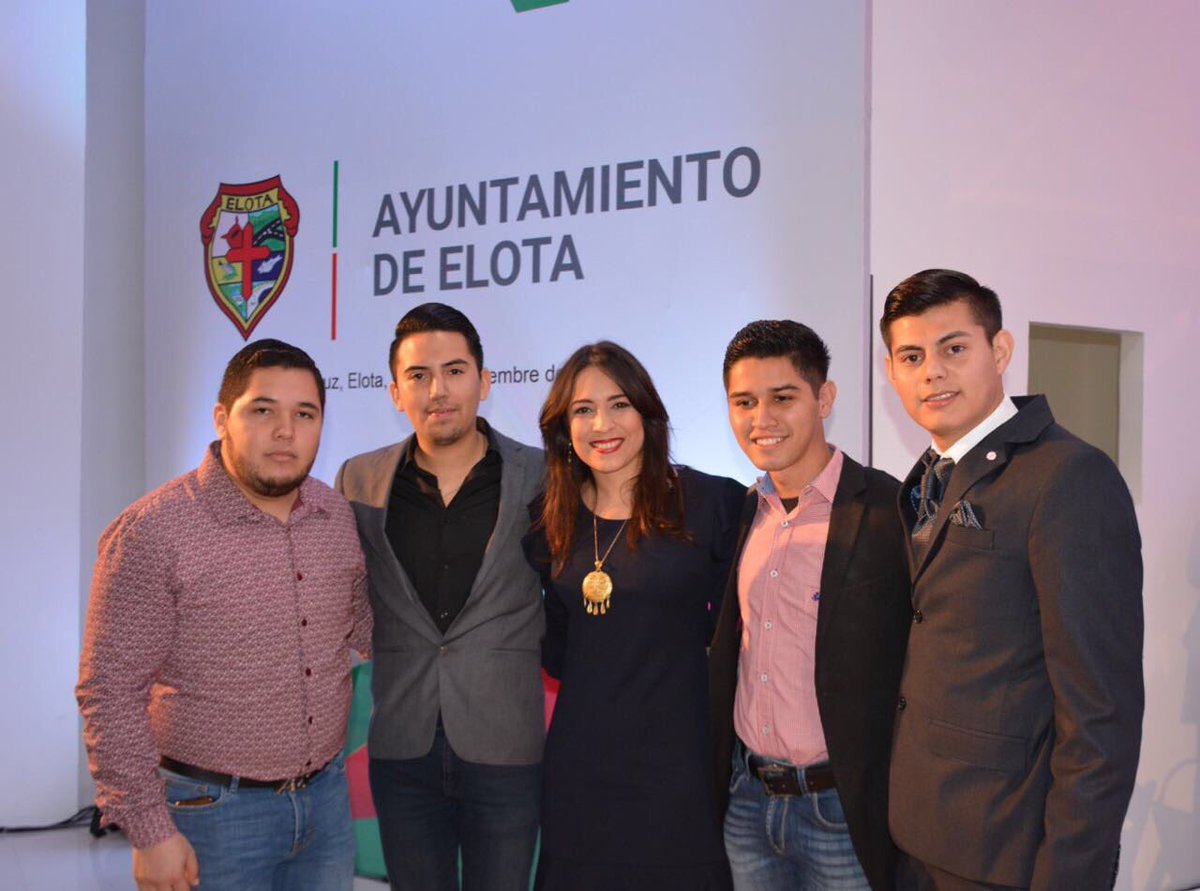MaruMedina_'s tweet photo. Servir a #Elota, es un gran honor. Felicidades mi Presidente @GeovaniEscobar por este primer año de resultados. ¡Sigamos sumando esfuerzos por nuestro municipio! https://t.co/h9uQR8LHrP