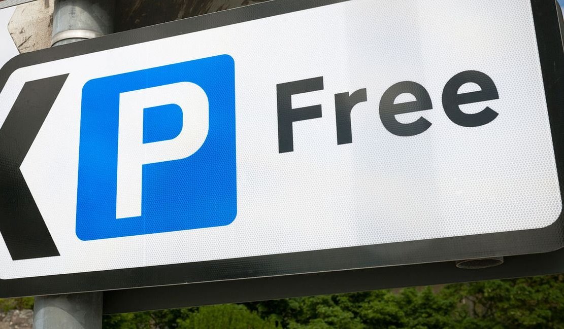 FREE PARKING IN #BATTLE CAR PARKS TOMORROW (Sat 16th)! 
Shop at your leisure and enjoy all our lovely indepndent shops. (Today we shopped at <a href="/CraftyNorman/">The Crafty Norman</a> and <a href="/RotherBooks/">Rother Books</a>, to name just two😊). See you there!🎁🎄⛄