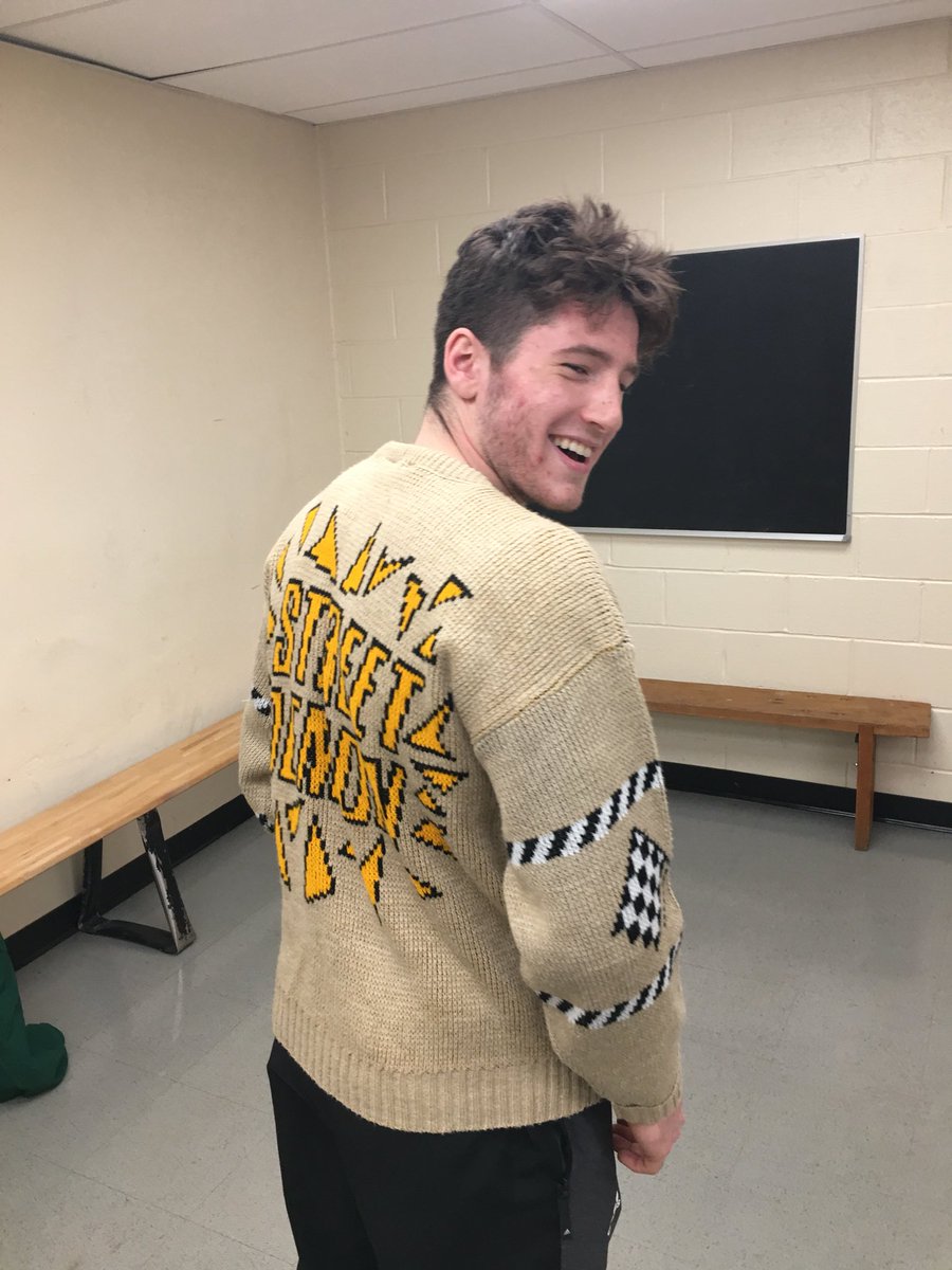 NicholsHockey's tweet image. Thanks to alum Zach Gannon for donating the new coaches award for after a win. #StreetDemon player of the game. Gotta have #GritandMoxie and play with #JamandSandpaper - 1st winner goes to Robbie Nuchereno.