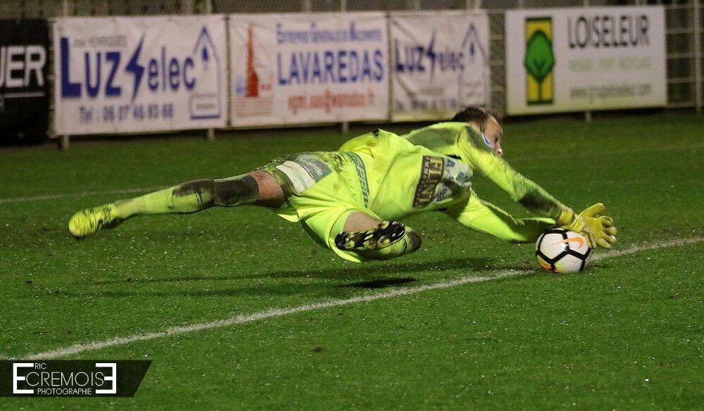 SimonPontdeme's tweet photo. VICTOIIIRREEEE 3-0 vs @stadelavallois !!! 💪🏻🤜🏻🤛🏻 #FCCSL #TeamChamblyFCO https://t.co/WywsPclis4