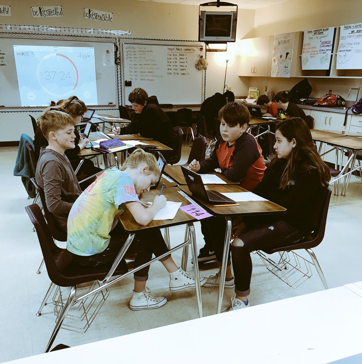 mrs_garcia20's tweet photo. PBL day was a blast! I really enjoyed listening and watching my kiddos create on their own. They blew me away with their ideas. Shout out to @Mrsbirdmath @schultzshoutout for putting it together, yβall rock! #PBL #proudteacher #sharktankstyle https://t.co/FTyLmZL1B8