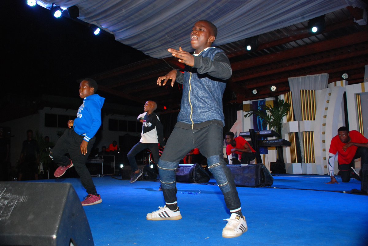 _charlesosazuwa's tweet photo. dance moves for the king at #NWTK2
#delta #dance #worship #praise #praiseandworship #dancemoms #praiseworld #krakstv #play #dancers #praisers #praisebreaks #praisegod #dancefloor #edo #edostate #experience #thehub #dancemusic #praisechain #dancemoms1 https://t.co/gnP5AUuYAz