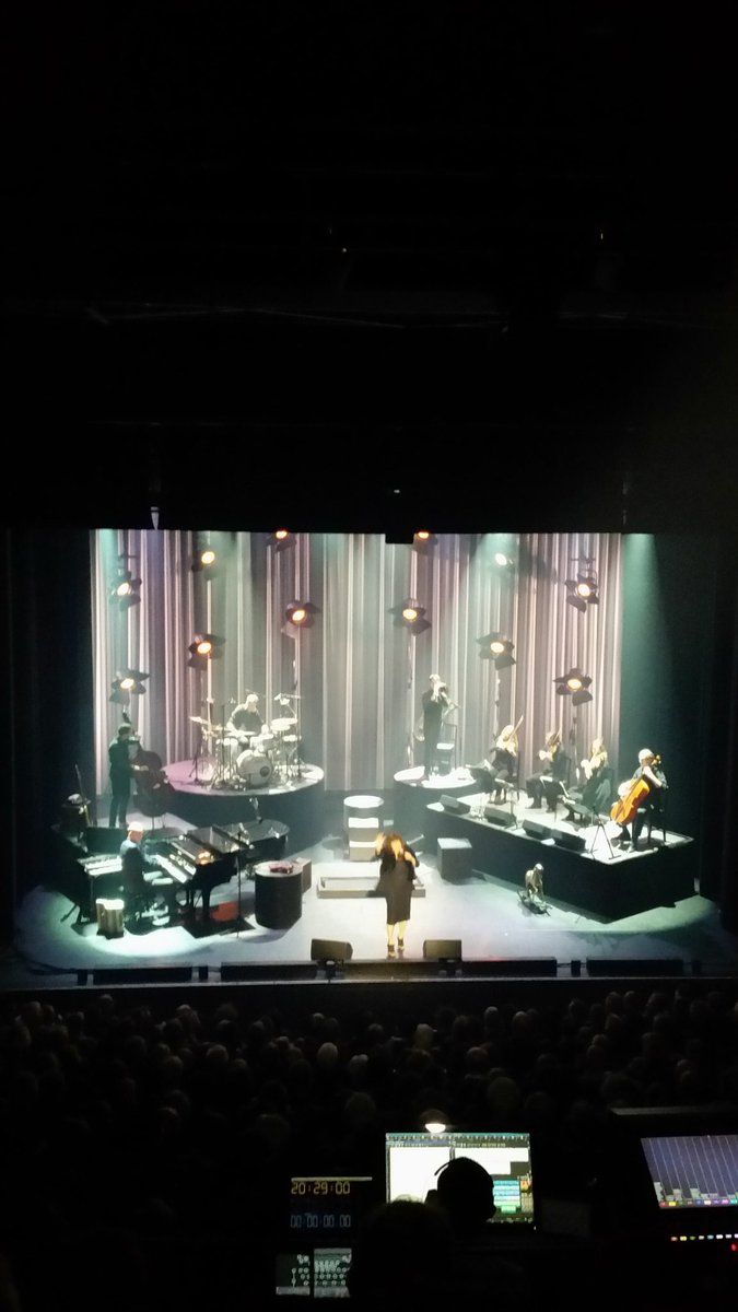 FritsvanderWiel's tweet photo. "Je veux l'amour" #EllentenDamme in #Veldhoven #DeSchalm veelzijdig artieste van hoog niveau! Genoten! https://t.co/y2rdmSApmC