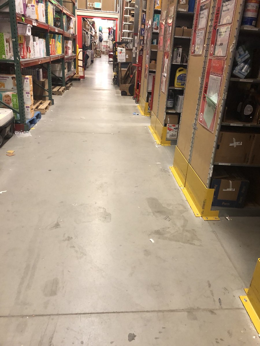 Feels good to see a backroom like this, just 10 day’s away from Christmas . What a year a difference makes #cleanbackroom #13steps clean heading into the Busy weekend <a href="/adriennelebo/">Adrienne Lebo</a> <a href="/KelseyKarnopp1/">Kelsey Karnopp</a> <a href="/laren_john/">John Mac Laren</a>