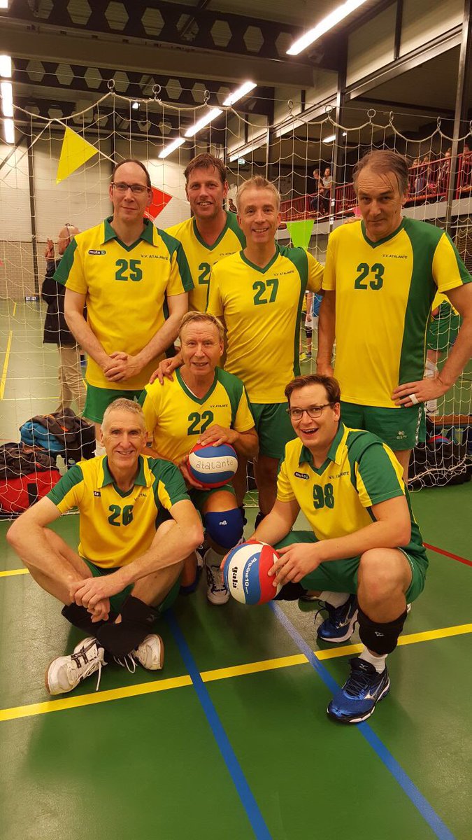 vvatalante's tweet photo. Meisjes A &amp; Heren 3 zijn winterkampioen geworden!! Gefeliciteerd! https://t.co/L5JdrrFEnh