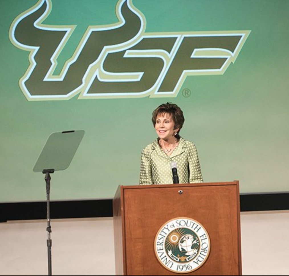 EdExcelencia's tweet photo. .@EdExcelencia Pres for #LatinoStudentSuccess Judy Genshaft &amp; @USouthFlorida campus honored for use of data analytics to eliminate grad rate gap between race, ethnicity &amp; socioeconomic status. #P4LSS https://t.co/zsis7ZS2YG https://t.co/TTm7rC2cbx