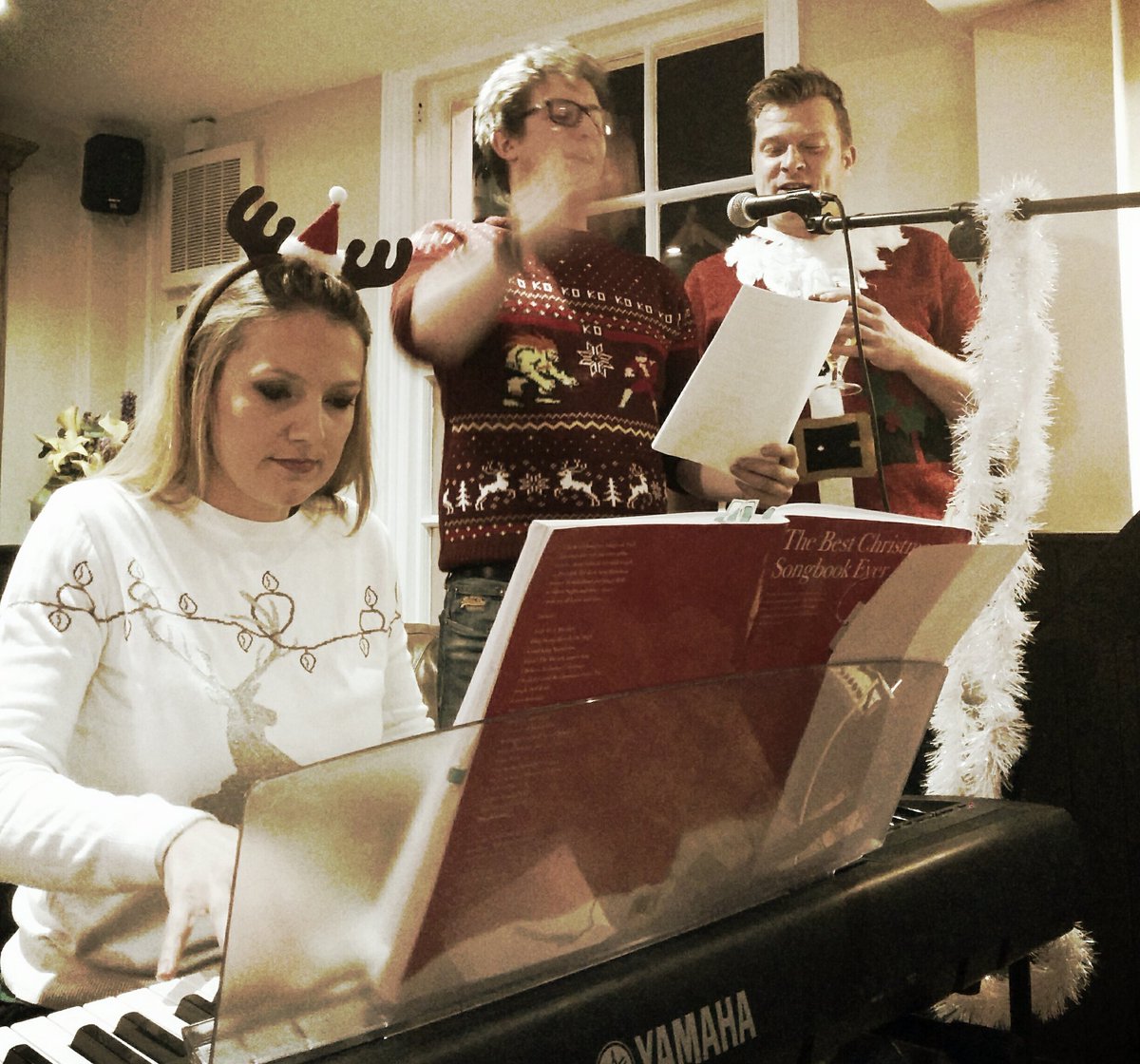 DuoLyrae's tweet photo. Jenny got a break whilst the boys took over the carol singalong in the @TradingPostBar ... https://t.co/sgfiNN165U