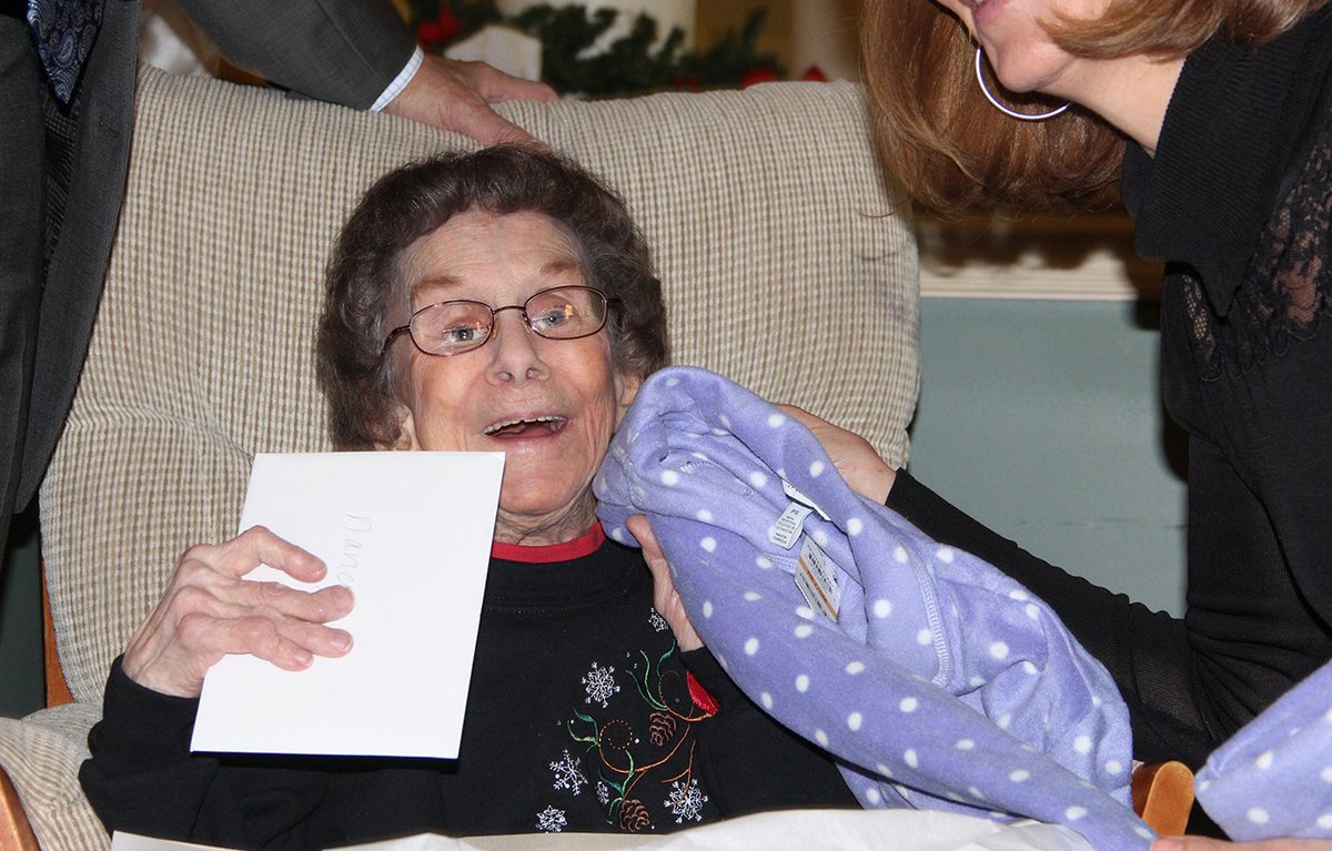 WPXI's tweet image. Cue the "awes" 🤗  ... David Johnson (@DavidWPXI) and Peggy Finnegan (@PeggyatWPXI) did a great job spreading joy today at their annual trip to The Little Sisters of The Poor. #PresentsForPatients 💝  More heartwarming photos: on.wpxi.com/2yG8EJc