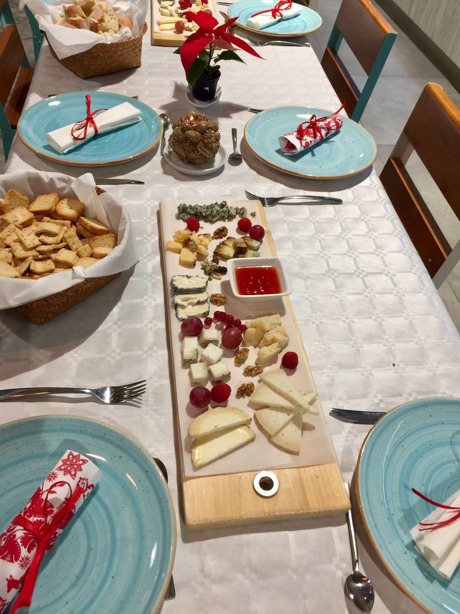 Siempre  🧀 Malagueños en nuestras tablas <a href="/QuesosHortelana/">QueseriaLaHortelana</a> y @Lactargudo. Leche cruda y pasteurizada de cabra 👌<a href="/SaboraMalaga/">Sabor a Málaga</a>