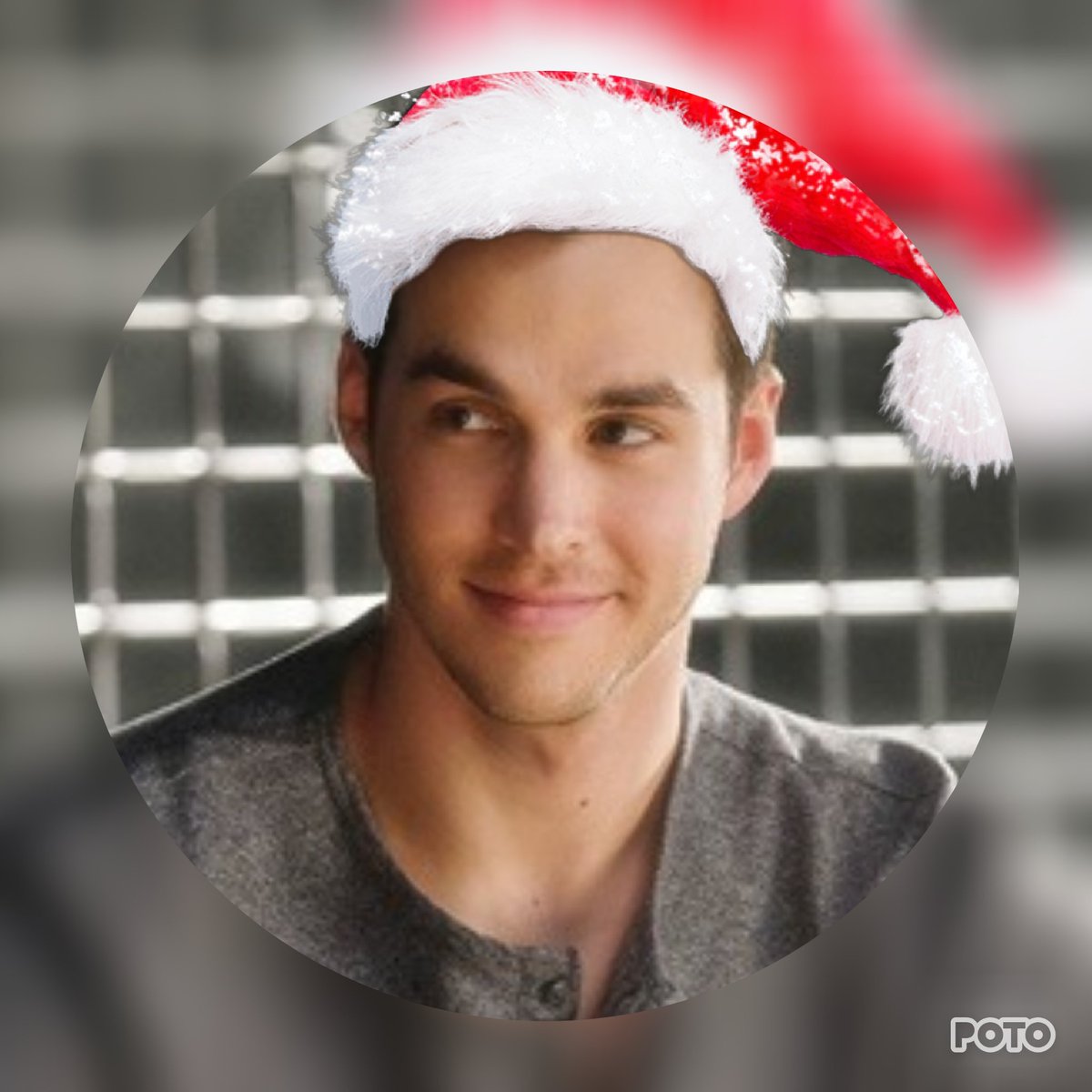 #NewProfilePic #Christmasy #Enough #For #You ?