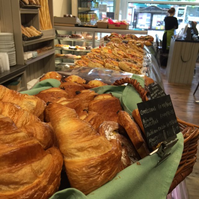 MimosaWSCafe's tweet photo. Choose from a full English #breakfast bacon baps as well as pastries, fruit pots and #porridge at Mimosa and get your morning off to a great start! #london https://t.co/nWZX4mc1jK