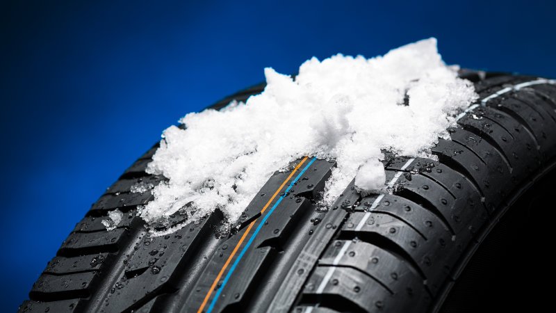 AutoWorldBSG's tweet photo. How to store tires over the winter properly. To see more click here: https://t.co/NYDevK6PaL https://t.co/07Qg5qRrX9