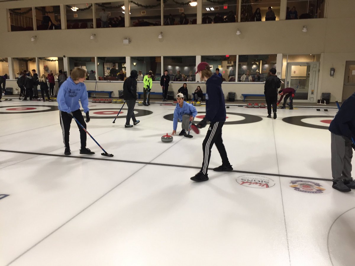 cmk23549167's tweet photo. @CardinalLegerSS The Junior Boys Curling Team in the first @ROPSSAA Jr Boys Bonspiel of the year #GoLeger #curling https://t.co/HVnbGsTSUB