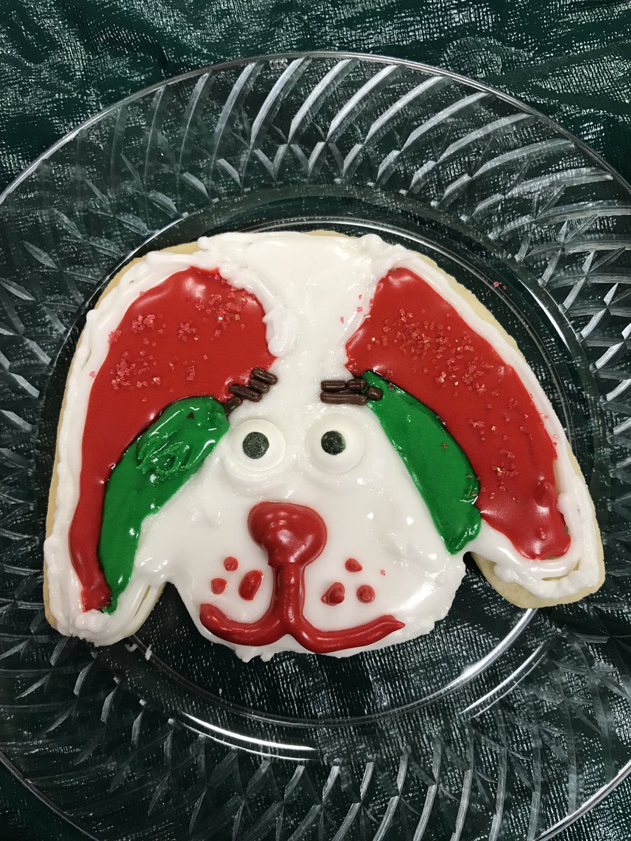 WithrowEng2's tweet photo. Puppy sweater #sshsuglysweaterchristmascookie https://t.co/YKnIhxZeWs