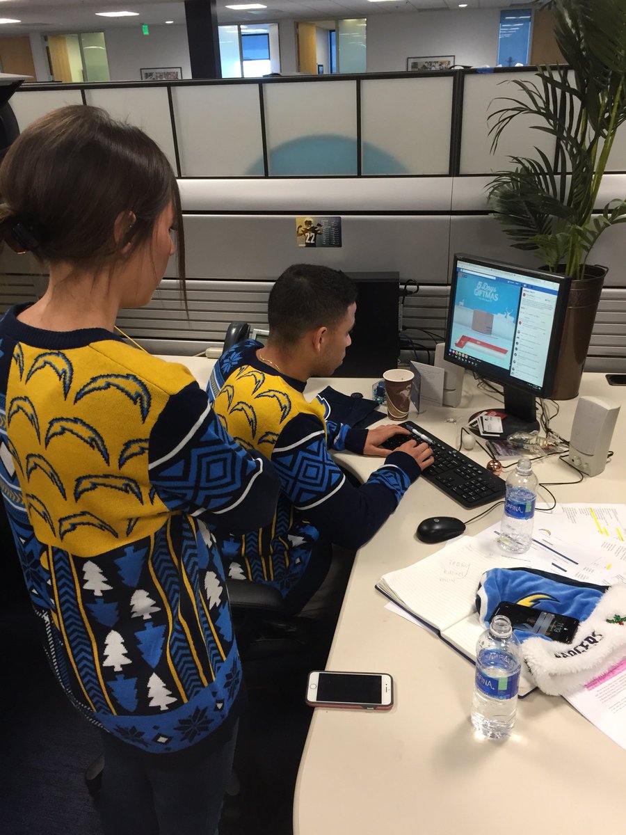 HoosierCLee's tweet image. The @theupsstoe #giftmas has taken over at The @hoaghealth Performance Center! #backtowork