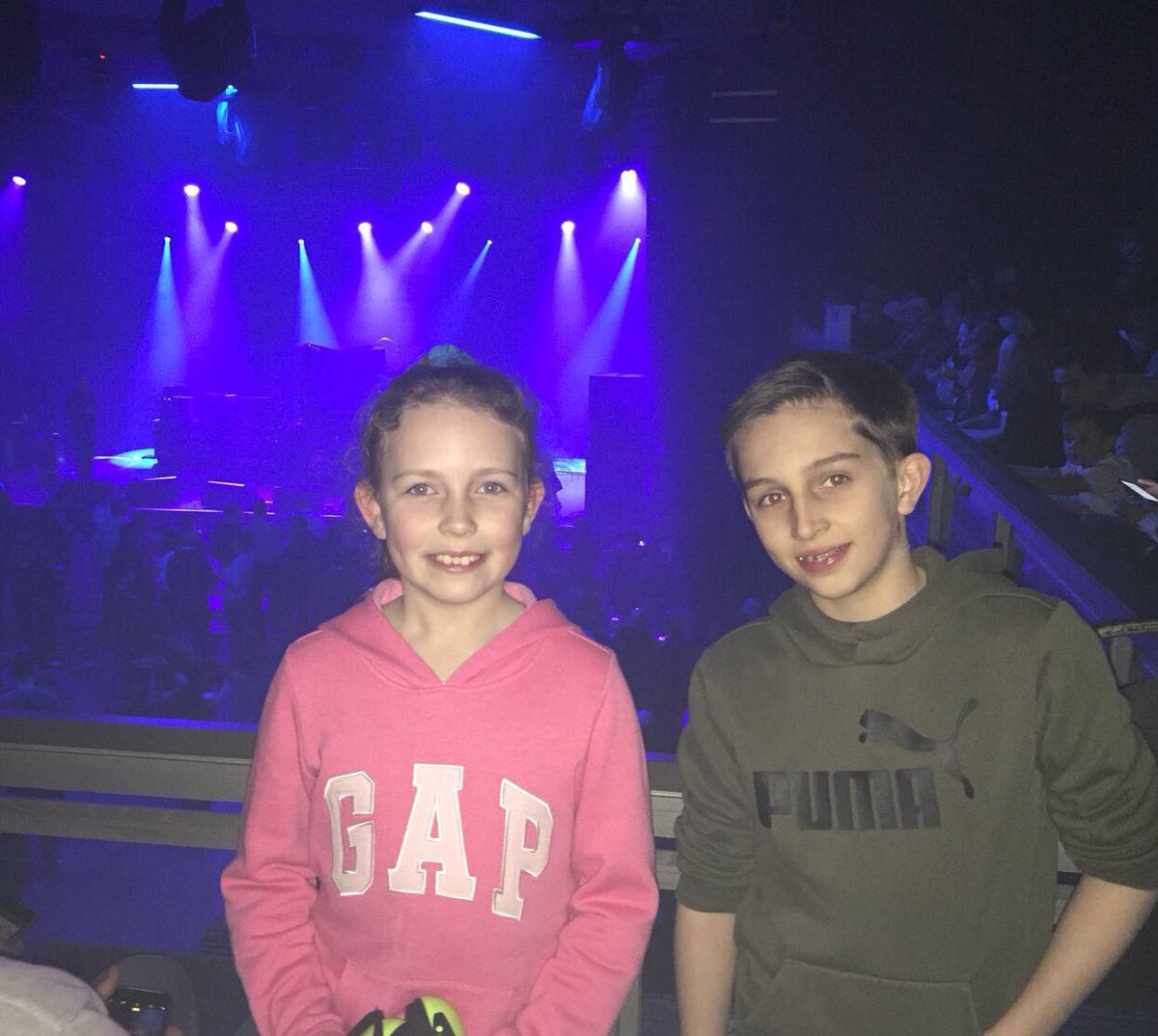 Diego3174's tweet photo. We’re ready for you @shedseven!! #mindthelanguage #loadsofkidsonthebalcony @o2academybham https://t.co/tWgG4cBWYv
