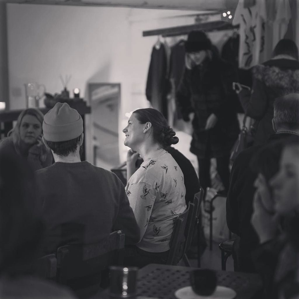 It’s Friday night and the work Christmas party is taking over the city but down here in #arcticbazaar we chilling out with a few boozey hot chocolates and our wood burning sauna 🌲

#leedswintermoments #christmasinleeds #arcticbazaar #arthostel #leeds… ift.tt/2oeWwPx