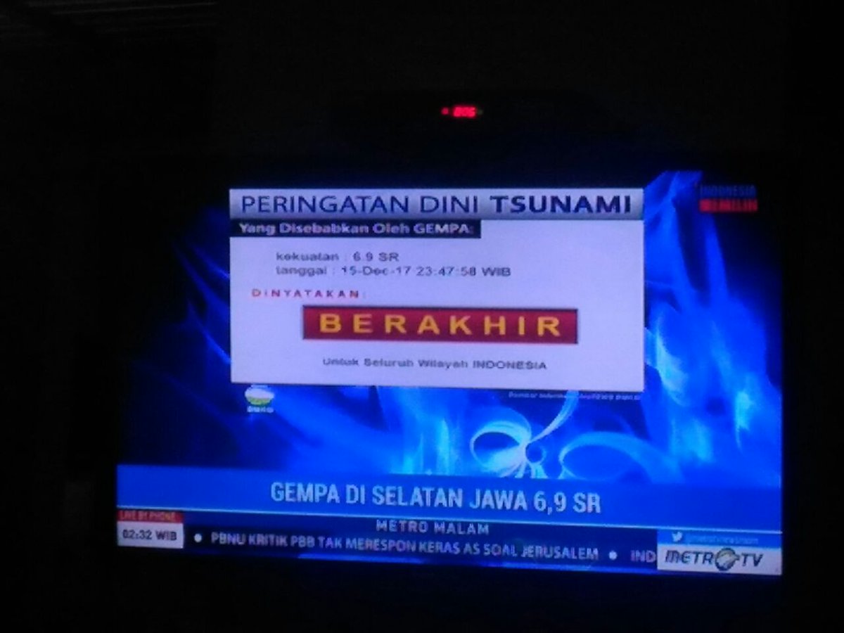 BPBDPurworejo's tweet photo. Peringatan dini TSUNAMI yang disebabkan oleh gempa mag:6.9 SR, tanggal: 15-Dec-17 23:47:58 WIB, dinyatakan telah berakhir::BMKG https://t.co/M5dWMqR2rH