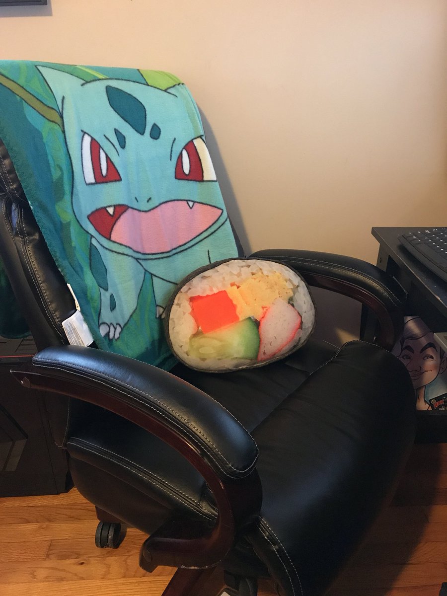 JewJuBeee's tweet photo. Bulbasaur and sushi pillow.
Don’t judge my gaming rituals!
#Minecraft #gamingritual https://t.co/C6Vze9IY6O