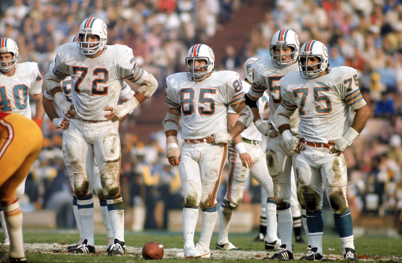 A very happy birthday to the perfect LB - HOFer Nick Buoniconti!!! 