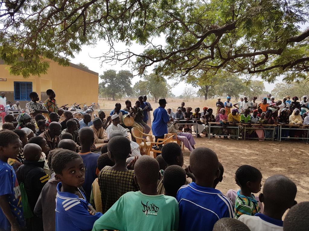 jhenrichmann's tweet photo. People of #Kalembouly in #BurkinaFaso are very happy to get light thanks to #MamaLight and HRH Abze @antonmartens @ManuelaKC @dw_environment @mandlmeier https://t.co/mDX6AuGB48