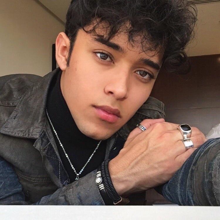 #NuevaFotoDePerfil <a href="/itsjoelpimentel/">Joel Pimentel</a> ❤