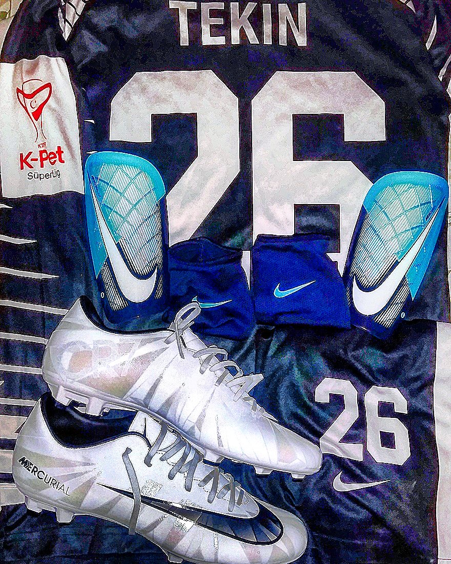 Türbinde siz sahada biz Yarın Süper ligde takımını yalnız bırakma👊