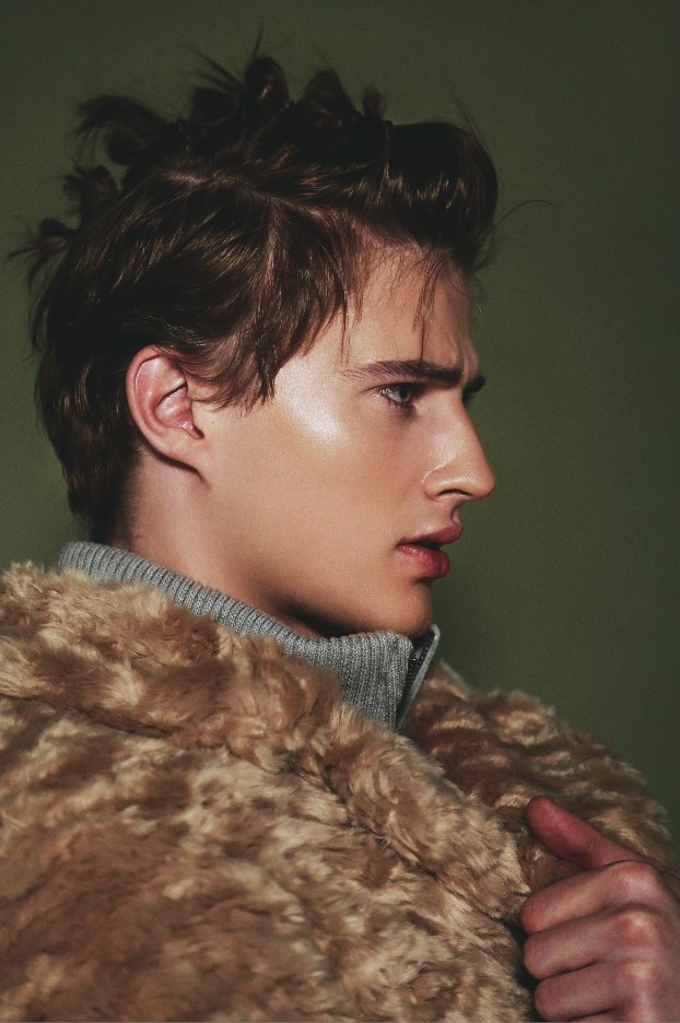 TOM en <a href="/dappertappermag/">Dapper Tapper</a>
Ve la editorial completa en : goo.gl/jM9zKd
#BangManagement
#models
#fashion 
#malemodel