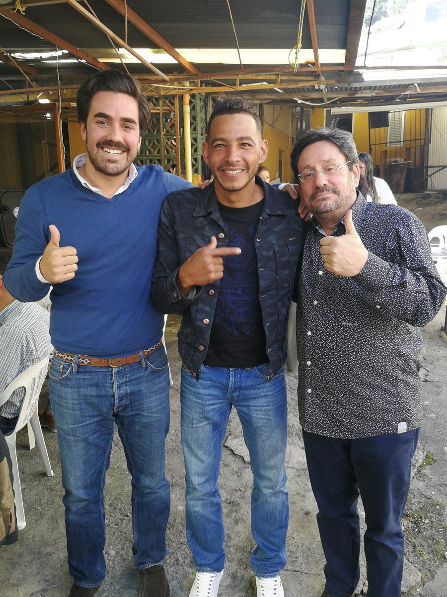 Este es uno de los apoyos que más me emocionan <a href="/WM11Goleador/">.</a> se une a esta causa. El me enseñó que en el deporte se gana y se pierde, me hizo llorar con la camiseta del Tolima y la de @Santafe. Es un ejemplo de vida y de motivación para formar jóvenes por medio del deporte.
