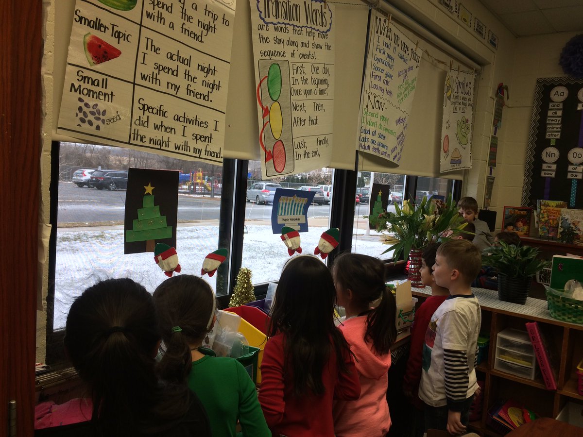 MTSD_Fehns_1st's tweet photo. 1-F has some first graders who are VERY excited for the snow!❄️☃️❄️ #mtsdfehn #almostwinterfun @MTSD_JHESPrinc @MTSDsupt https://t.co/bIk8nXaI9D