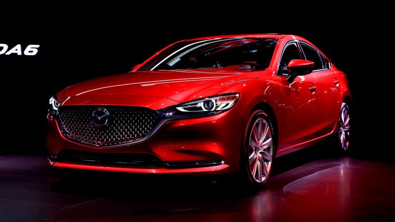 Jalopnik's tweet photo. Mazda study on autonomous vehicles finds 71 percent of people still want to drive their cars https://t.co/Fy4djqmTXH https://t.co/q7lVQywNLH