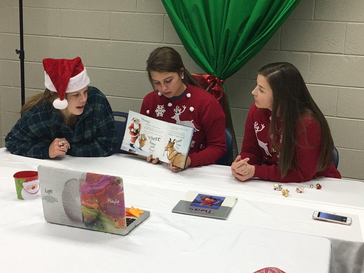 StrodeAshley3's tweet photo. Softball girls reading stories to kindergarten through Google Hangout!@columbiaeschool @JCJetsSoftball @James_Clemens @MissGaines_CES #proudtobeajet https://t.co/N8xE5khVwY