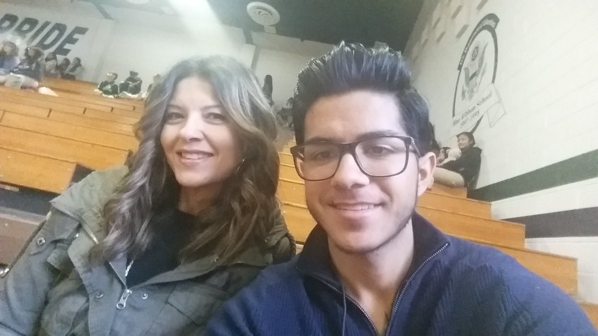 AvalosLibrarian's tweet photo. Watching #StallionPride Teachers vs. Students Volleyball game with #SliderFamily! #StallionsLeadtheWay great fellowship to close the year! #SISD_READS #TeamSISD https://t.co/7jRa4U8Psy