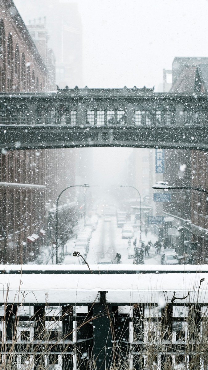 IONdesign's tweet image. Inspiration courtesy of  @highlinenyc #FridayFeeling #LetItSnow #industry #nature -  photo by @andrewfrasz