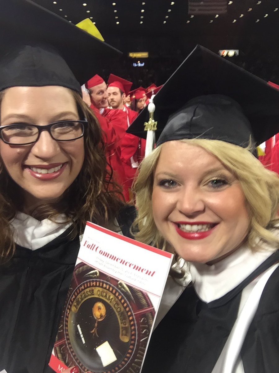 ScienceSavickas's tweet photo. We are graduating!!! 👩🏼‍🎓❤️ &amp;Honor https://t.co/bnwb02ZmHb