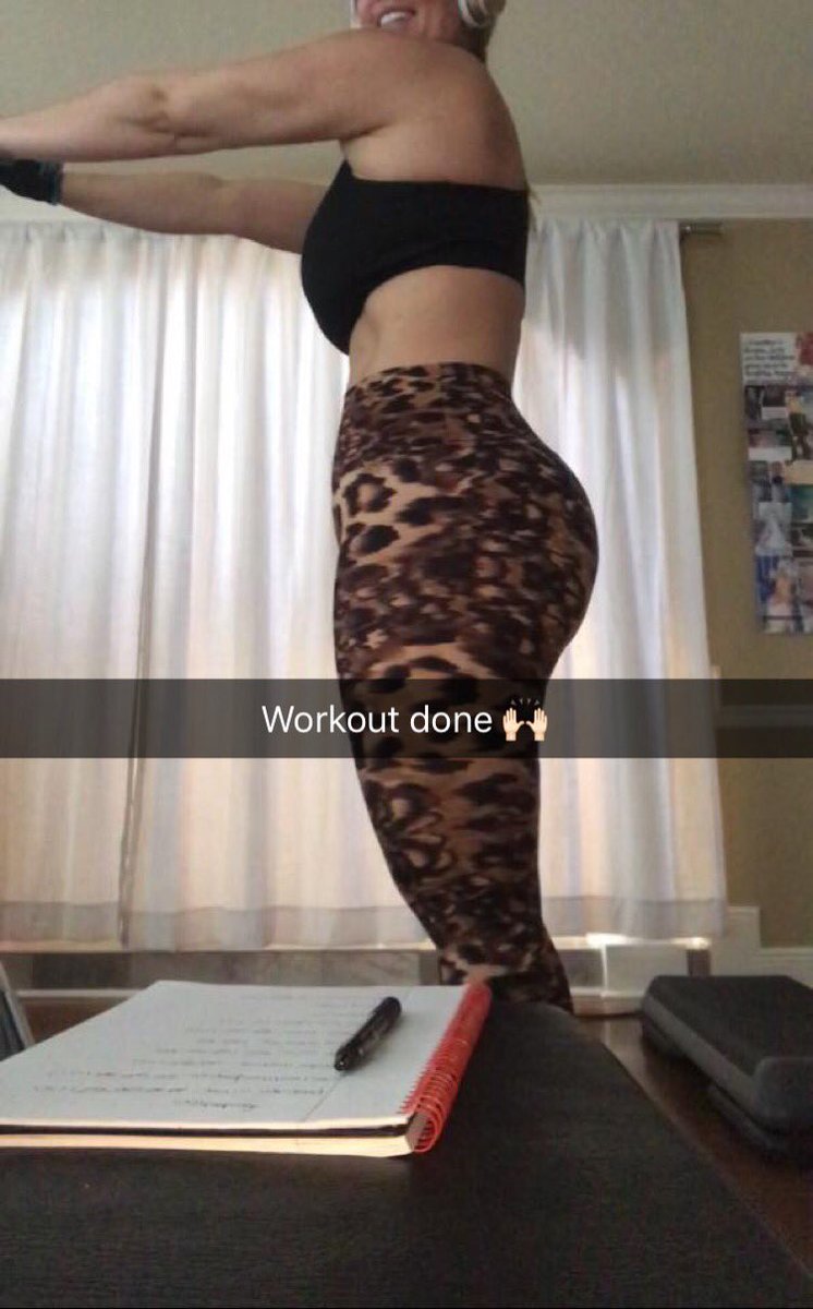 SensibleMeals's tweet photo. Workout done 🙌🏻 I workout hard and #sensiblemeals fuels me through my long days. Eating low carb and small portions let's my body use my fat ( leftover calories) as fuel each day ! 💚 #lost100lbs #keepingitoff #nofilterneeded #whenyouworkhard #mompreneur #mealprep #fitfam https://t.co/93127dyHr7
