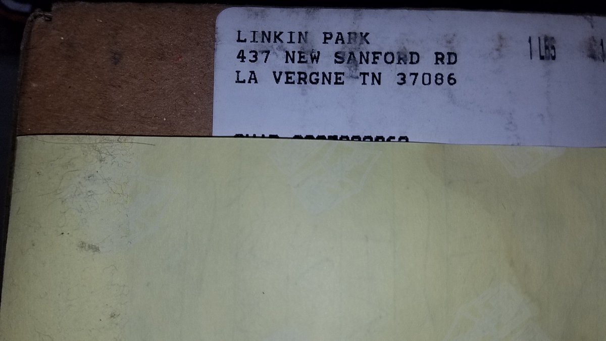 nighthawknina's tweet photo. WHAT'S IN THE BOX?!?! #alreadyemotional #LPFAMILY #WeFuckingMissYouChester #LPSOLDIER #LPLEGACY #OMLL #WeAreStrongerTogether https://t.co/AGA5AIGU24