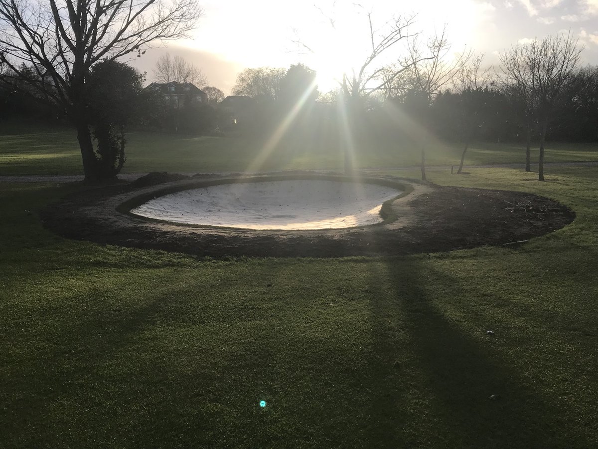 A_crack's tweet photo. Winter projects well under way at Upminster G C this year @MartinDavidGuy1 https://t.co/pALh1hLUpk