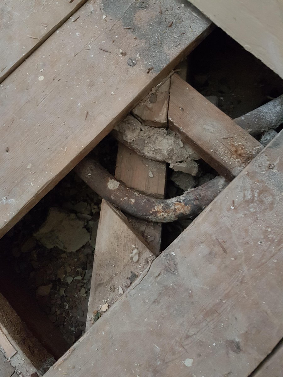 Grandmamavis's tweet photo. Ross Folley D J Hintons doing refurbishment works on building built prior to 2000 survey carried out. #Asbestos containing pipe lagging in poor condition is throughout the floor void. Works are now on stop and 3 weeks of Licensed asbestos removal works are now required https://t.co/NAdSZUcfEn