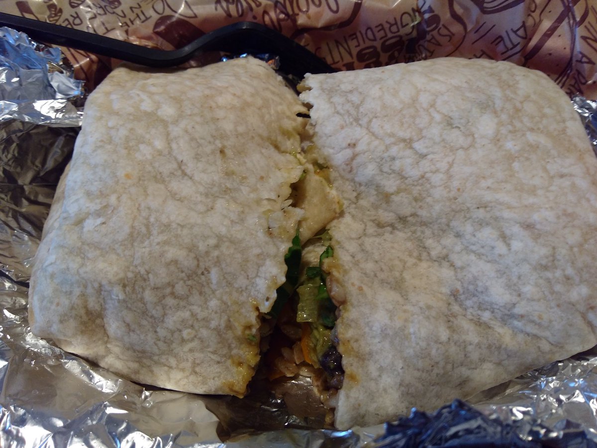 Spheria28's tweet photo. TMW you order a veggie burrito and two employees ask three times what kind of meat you want 🙄 #Vegan #FreshNoDeath https://t.co/nXOmIiqVvc